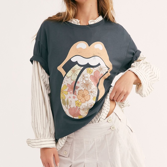 Free People Tops - Free People Stones flower tongue Short Sleeve